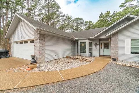 8 Fabero Ln, Hot Springs Village, AR 71909
