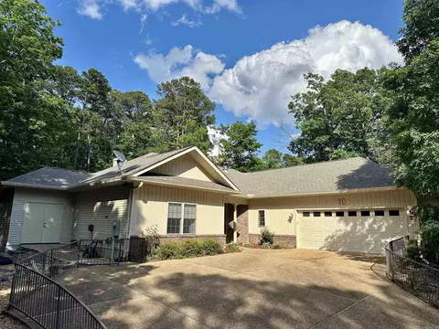 10 Marbella Ln, Hot Springs Village, AR 71909