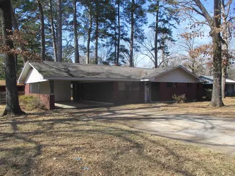 1110 Hickory St, Crossett, AR 71635