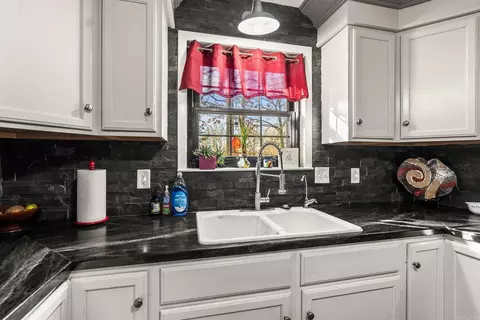 Kitchen - 119 Middle Rd, Conway, AR 72032 photo 3 of 3