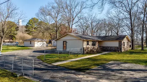 Exterior - 119 Middle Rd, Conway, AR 72032 photo 5 of 13
