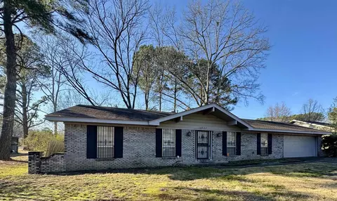 Exterior - 1803 Clara Dr, Conway, AR 72034 photo 2 of 4