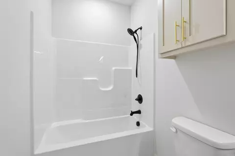 Bath - 34 Ruby June St, Vilonia, AR 72173 photo 8 of 9