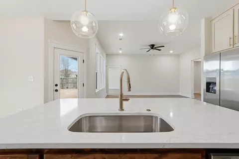 Kitchen - 34 Ruby June St, Vilonia, AR 72173 photo 5 of 7