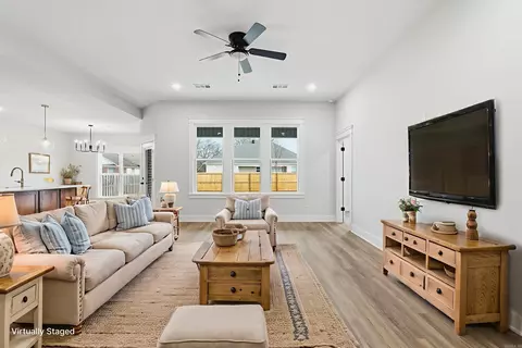 Living - 34 Ruby June St, Vilonia, AR 72173 photo 2 of 4
