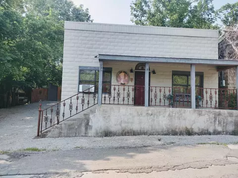 131 Walnut St, Calico Rock, AR 72519