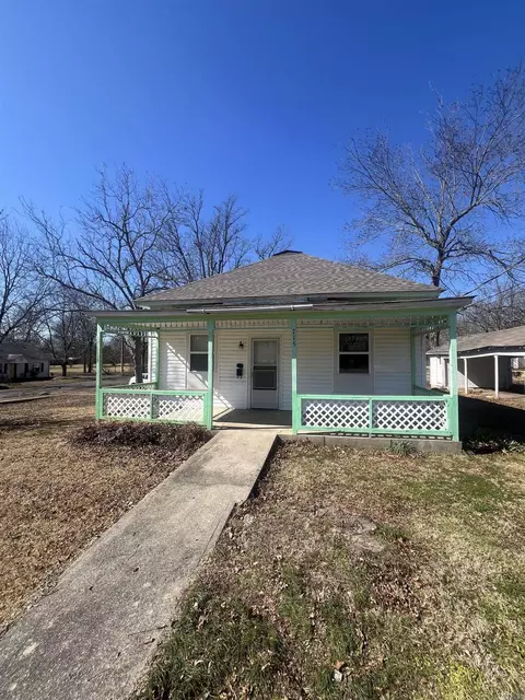 715 Twelfth St, Mena, AR 71953 photo 1