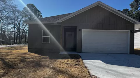 1825 Pinecroft, Benton, AR 72015