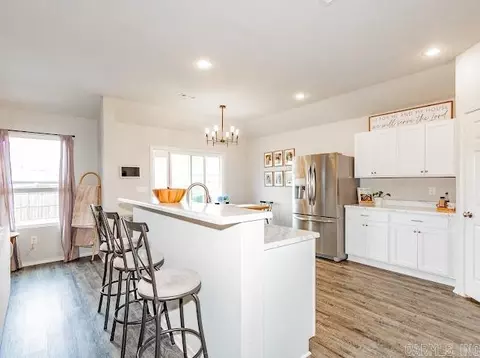 Kitchen - 2232 Centennial Valley Dr, Benton, AR 72019 photo 1 of 7