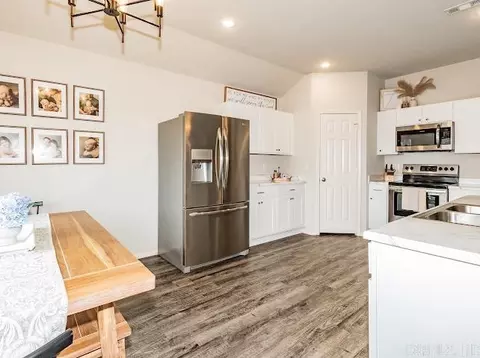 Kitchen - 2232 Centennial Valley Dr, Benton, AR 72019 photo 3 of 7