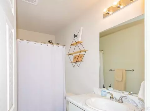 Bath - 2232 Centennial Valley Dr, Benton, AR 72019 photo 1 of 3