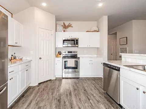 Kitchen - 2232 Centennial Valley Dr, Benton, AR 72019 photo 4 of 7