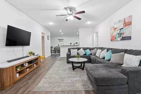 1050 Gallery Dr, Conway, AR 72032 photo 4