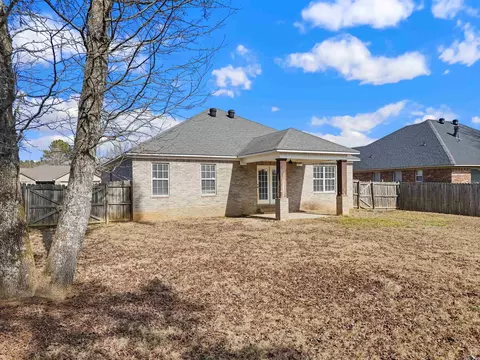 Exterior - 8 Bishop Ln, Conway, AR 72032 photo 5 of 6