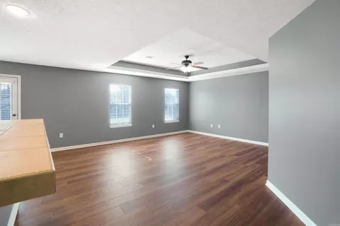 Living - 8 Bishop Ln, Conway, AR 72032 photo 3 of 3
