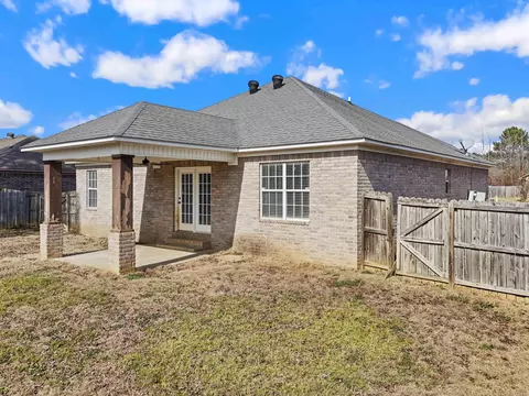 Exterior - 8 Bishop Ln, Conway, AR 72032 photo 4 of 6
