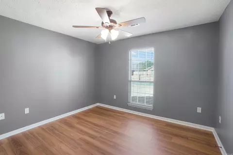 Bedroom - 8 Bishop Ln, Conway, AR 72032 photo 1 of 1