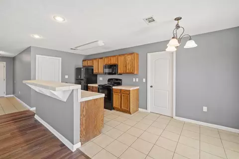 Entry Way - 8 Bishop Ln, Conway, AR 72032 photo 1 of 1