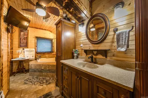 Bath - 4 Long Hill Rd, Higden, AR 72067 photo 3 of 7