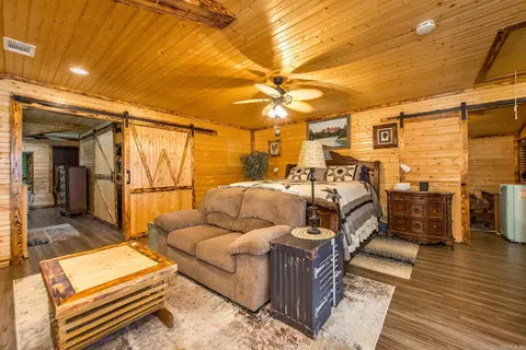 Bedroom - 4 Long Hill Rd, Higden, AR 72067 photo 3 of 3