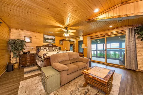 Bedroom - 4 Long Hill Rd, Higden, AR 72067 photo 2 of 3