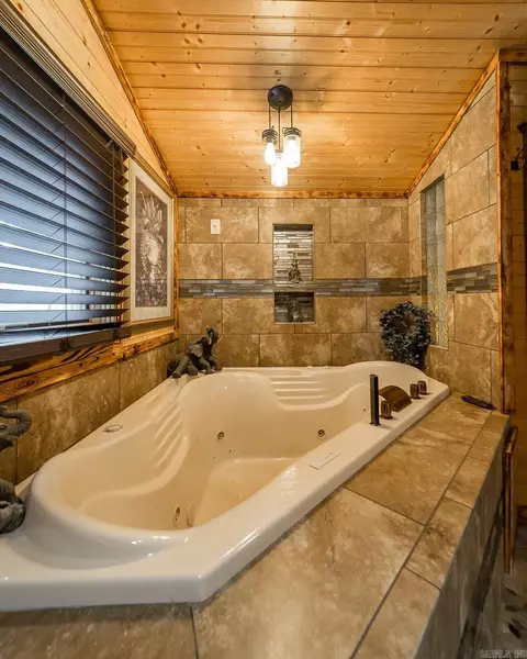 Bath - 4 Long Hill Rd, Higden, AR 72067 photo 5 of 7