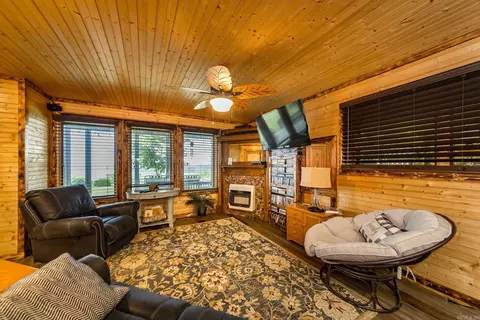 Living - 4 Long Hill Rd, Higden, AR 72067 photo 1 of 3