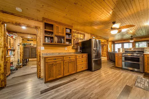 Kitchen - 4 Long Hill Rd, Higden, AR 72067 photo 2 of 2