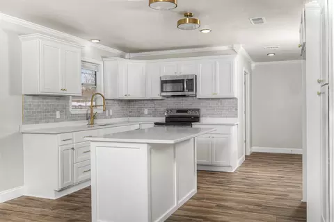Kitchen - 6601 Twin Oaks, Pine Bluff, AR 71603 photo 2 of 4