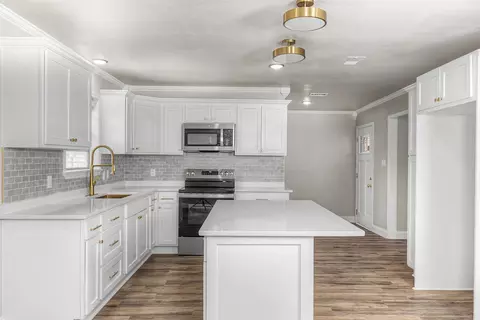 Kitchen - 6601 Twin Oaks, Pine Bluff, AR 71603 photo 3 of 4