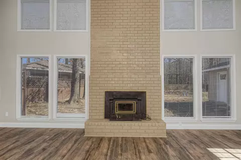 Living - 6601 Twin Oaks, Pine Bluff, AR 71603 photo 2 of 5