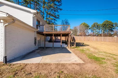 Exterior - 1811 E Lakeview Dr, Benton, AR 72015 photo 6 of 13