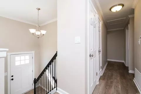 Entry Way - 1811 E Lakeview Dr, Benton, AR 72015 photo 1 of 1