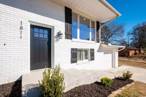 Exterior - 1811 E Lakeview Dr, Benton, AR 72015 photo 5 of 13