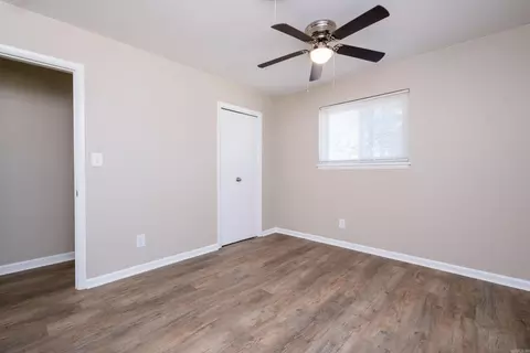 Bedroom - 1811 E Lakeview Dr, Benton, AR 72015 photo 2 of 7