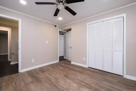 Bedroom - 1811 E Lakeview Dr, Benton, AR 72015 photo 6 of 7