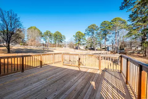 Exterior - 1811 E Lakeview Dr, Benton, AR 72015 photo 13 of 13