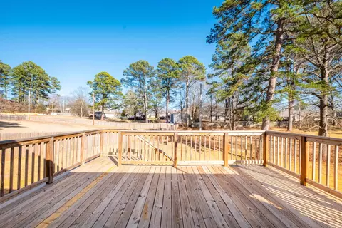 Exterior - 1811 E Lakeview Dr, Benton, AR 72015 photo 12 of 13