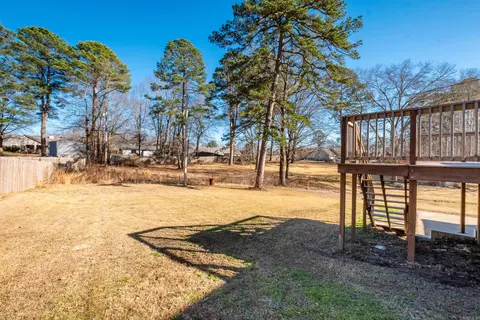 Exterior - 1811 E Lakeview Dr, Benton, AR 72015 photo 10 of 13