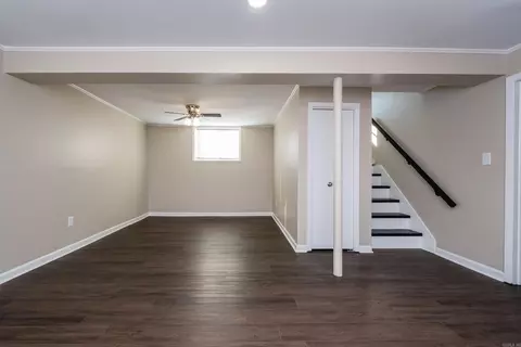 Living - 1811 E Lakeview Dr, Benton, AR 72015 photo 12 of 13