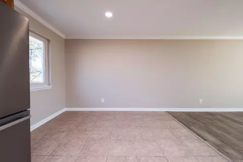 Living - 1811 E Lakeview Dr, Benton, AR 72015 photo 8 of 13