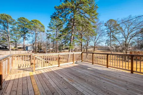 Exterior - 1811 E Lakeview Dr, Benton, AR 72015 photo 11 of 13
