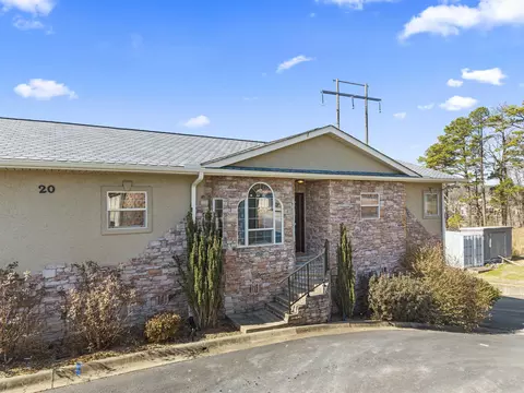 620 Grand Point Dr #20-A, Hot Springs, AR 71901