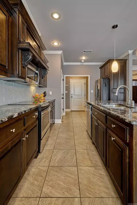 Kitchen - 6302 Rimfire Cv, Bryant, AR 72022 photo 2 of 2