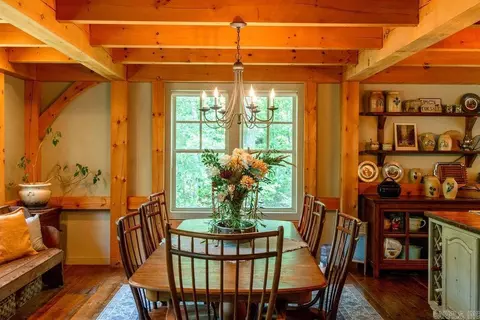 Dining - 144 Lake Point Dr, Quitman, AR 72131 photo 2 of 4