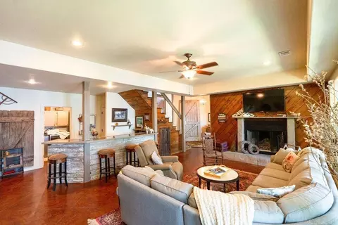 Living - 144 Lake Point Dr, Quitman, AR 72131 photo 4 of 11