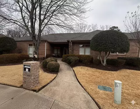 51 Hunters Green Cir, Little Rock, AR 72211