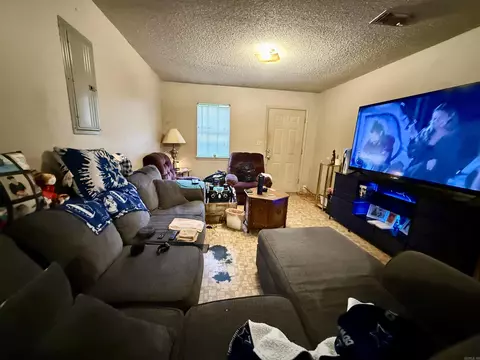 Living - 402 N Ferguson St, Hope, AR 71801 photo 1 of 1