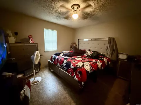 Bedroom - 402 N Ferguson St, Hope, AR 71801 photo 3 of 4