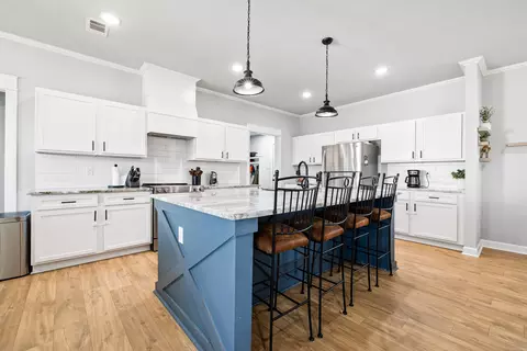Kitchen - 11638 Mars Hill Rd, Bauxite, AR 72011 photo 1 of 6